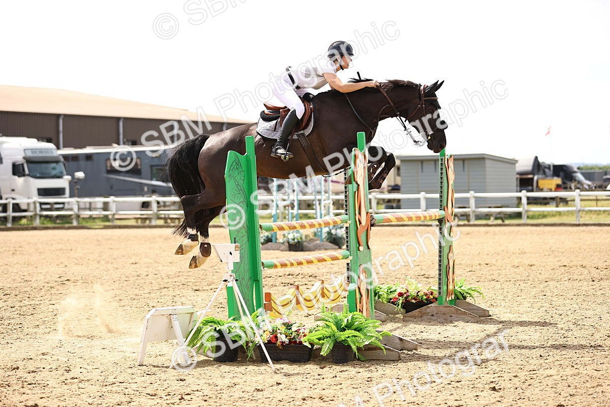 SBM_000484 - Class 15 - Redpost Equestian Senior Foxhunter - 1.20m