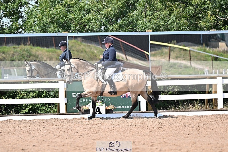 250816-121455-03958 - 082-Sarah.DavisWinston.Classic.Gold