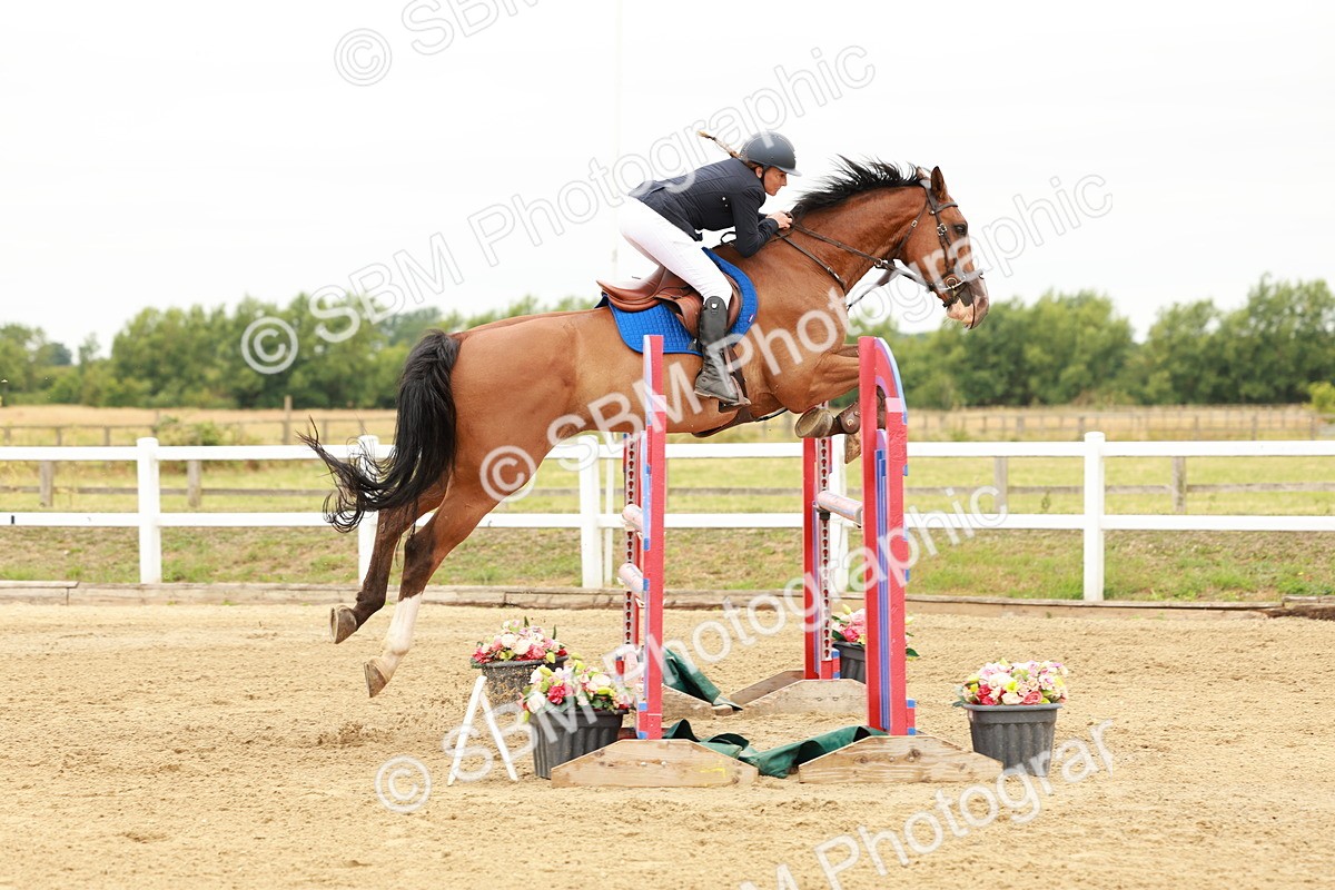 SBM_016728_Class 20 - Senior Newcomers - 110m Open - Michelle