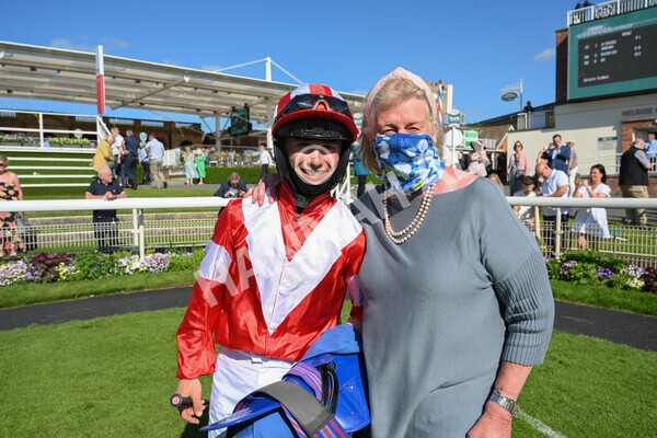  - Race 6 4.50pm The Ice Co supporting Macmillan Stakes