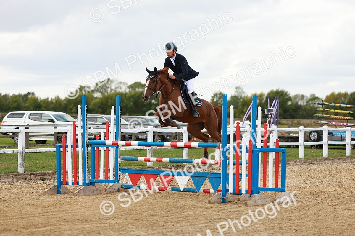 SBM_001301 - Class 4 - Senior Newcomers - 1.10m
