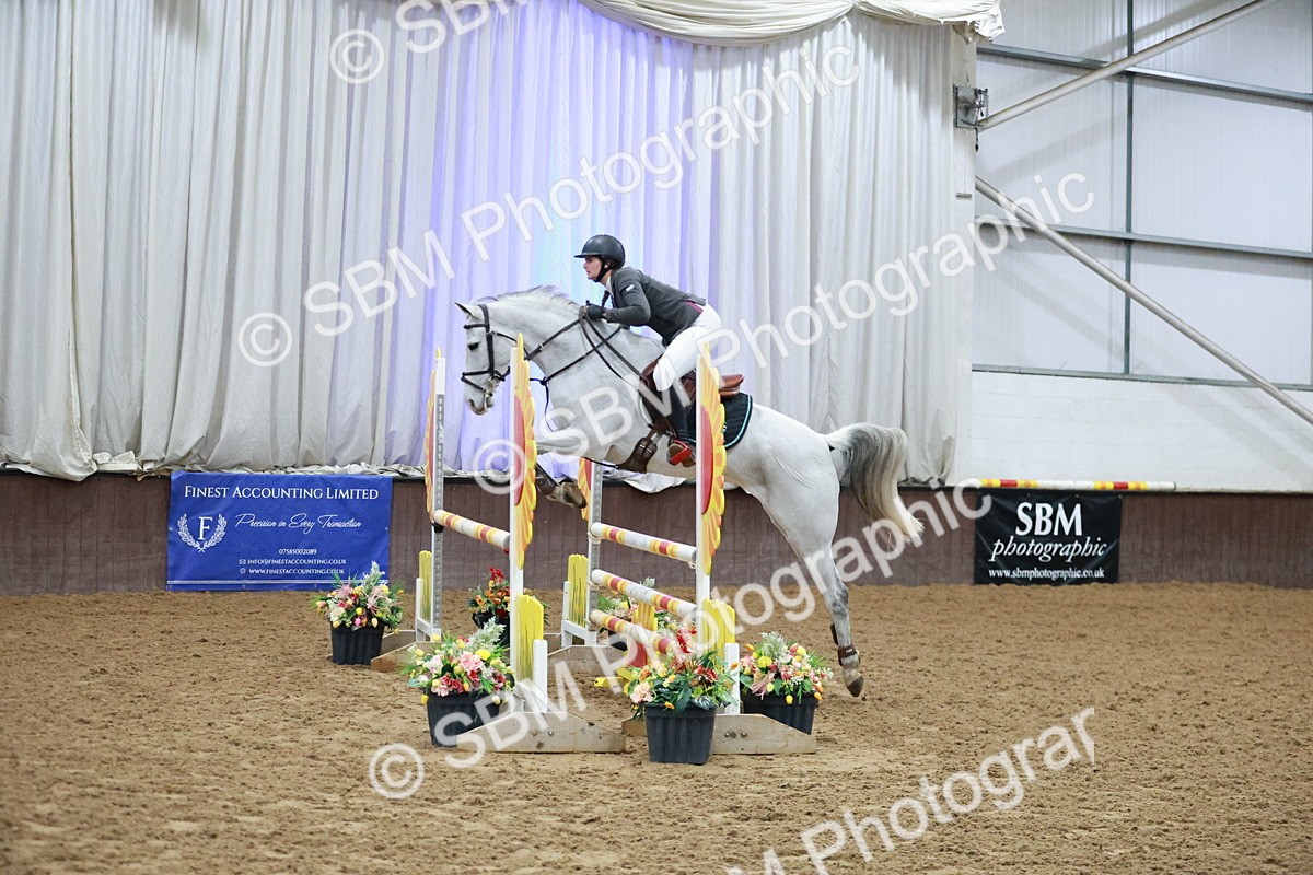 SBM_004331 - Class 17 - Senior Newcomers - 1.10m