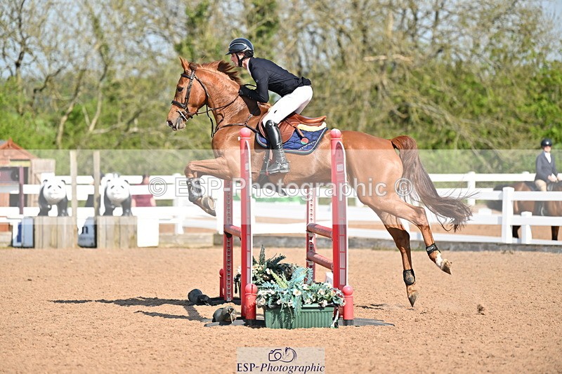 240509A-095101-00261 - Cls 1 British Novice and 90cm Open