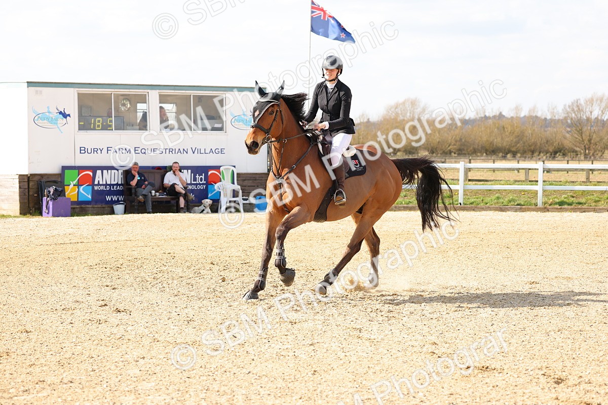 SBM_001425 - Class 4 - Senior Newcomers - 1.10m