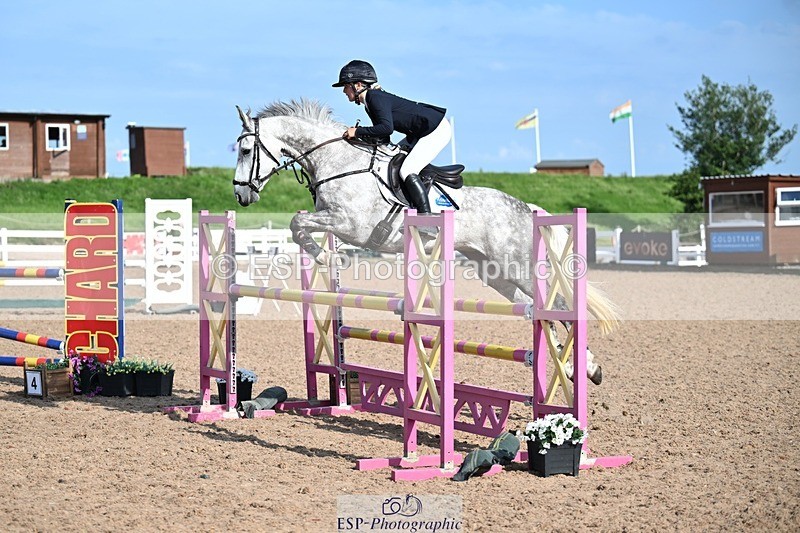 260627-180553-05937 - Cls 27 Foxhunter and 1.10m