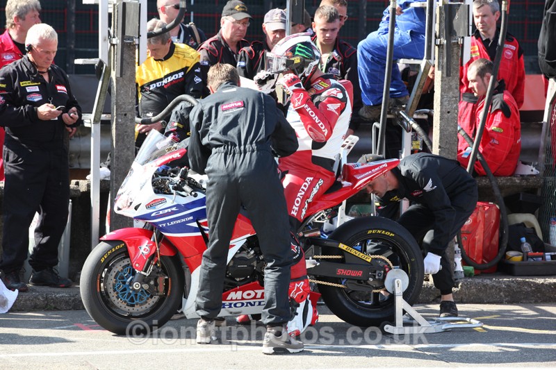IMG_0846 - Senior TT - Start Line