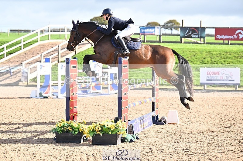 251005-103717-02814 - Cls 15 Foxhunter and 1.20m