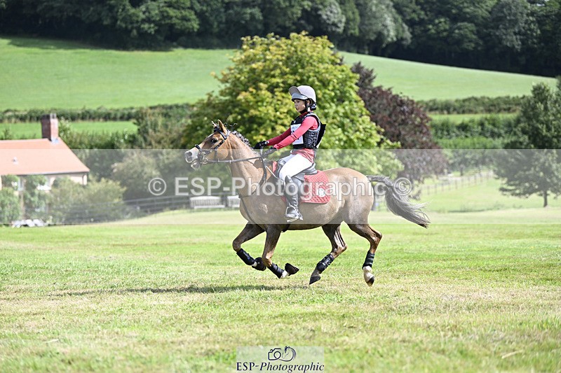 240825X-111031-32452 - 70cm XC 11.00 to 12.00