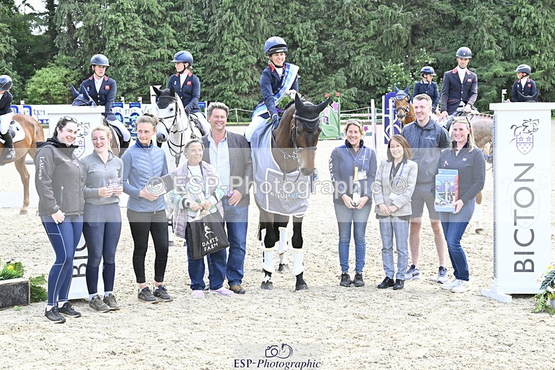 250525A-161401-18571 - Presentations Section C CCI 2 Star Long
