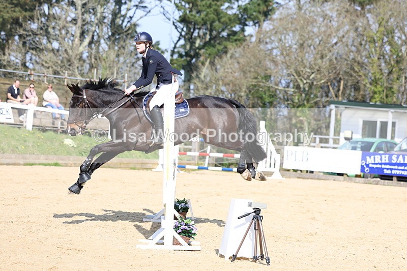 3E7A6497 - Class 4: Senior British Novice/90cm open