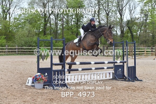 BPP_4973 - CLASS 24 SUN Senior BritiNovice/ 90cm Open