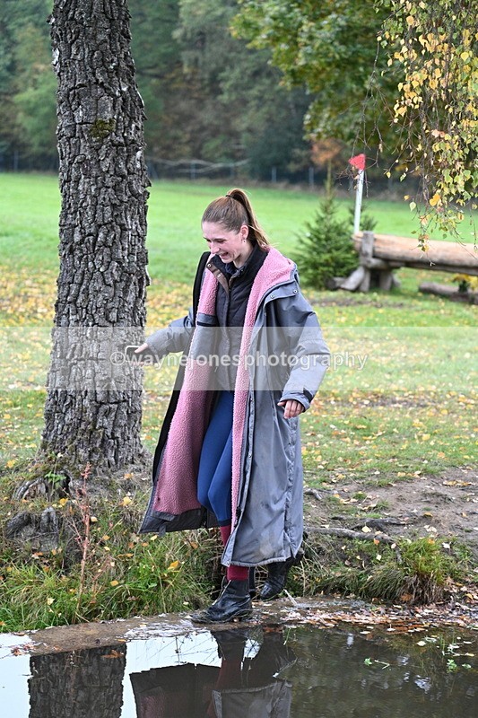 WJ7_2954 - Time 10:47 to 11:11 at the water