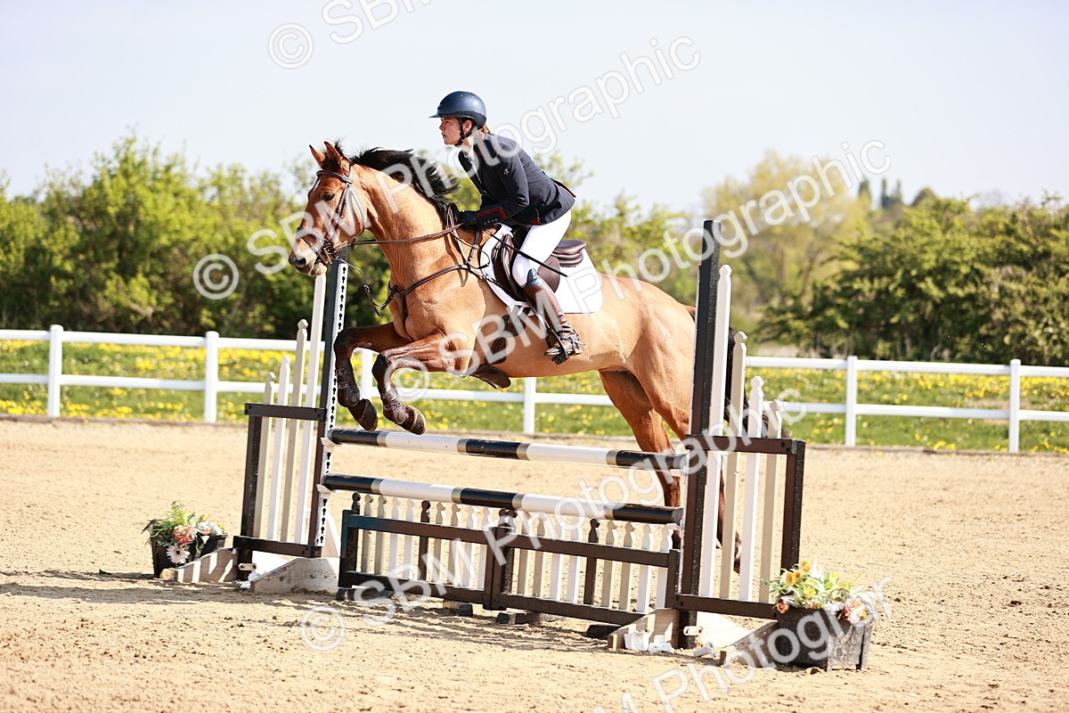  - Class 21 - Senior British Novice - 90cm