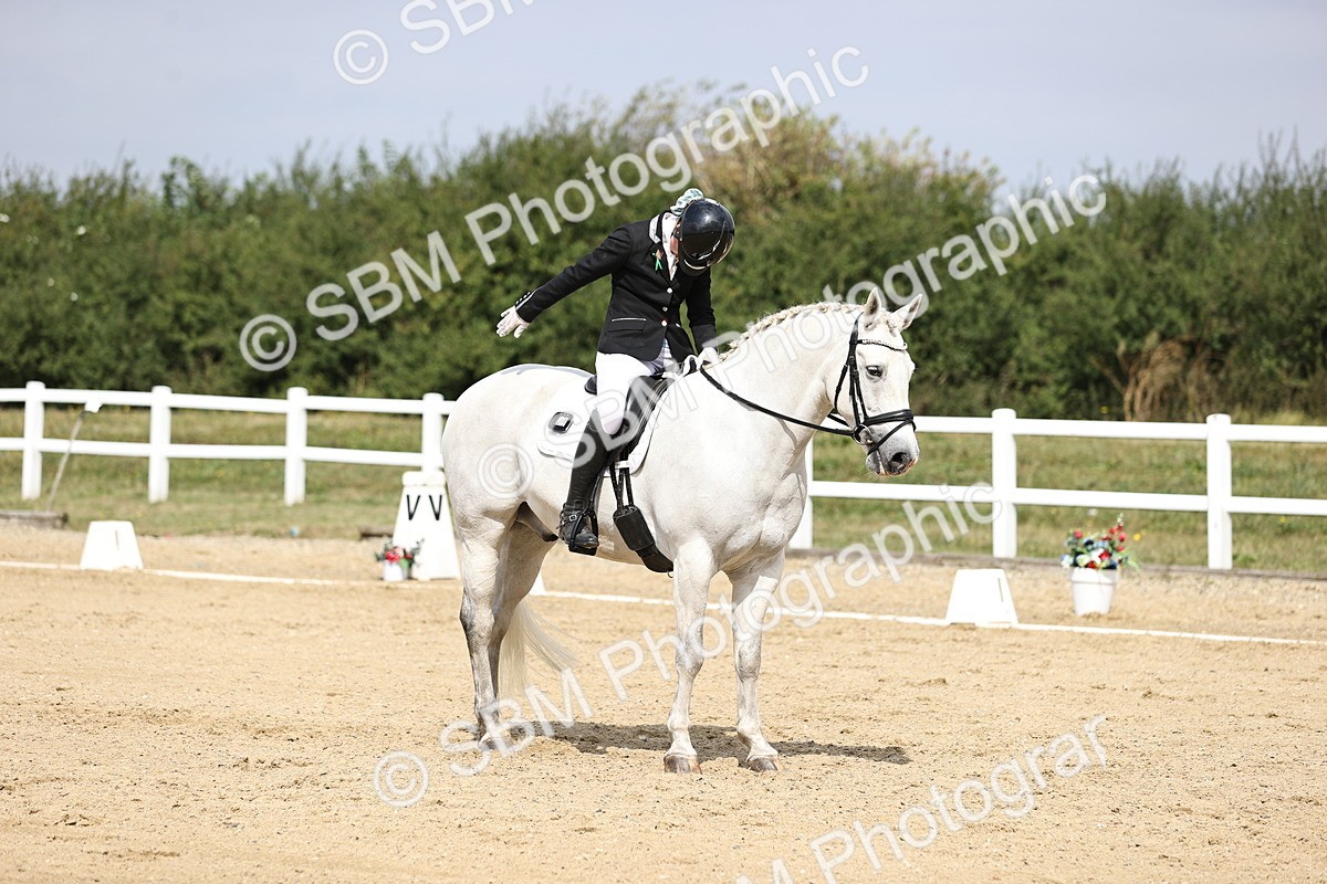 SBM_016830 - Class 14 Novice 23 - 11.53-12.56