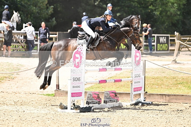 250706A-124529-18839 - Cls 48 Snr 1.05m Grand Prix