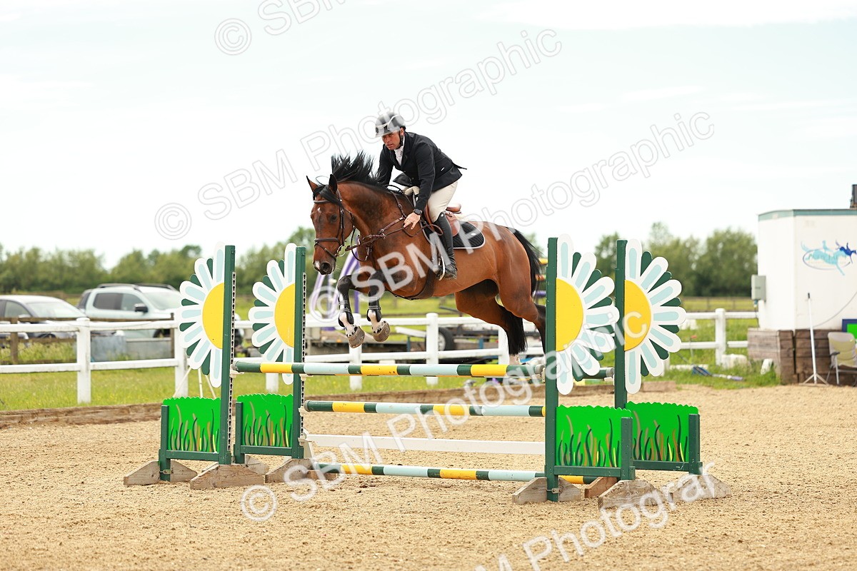 SBM_002138 - Class 4 - Senior Newcomers - 1.10m