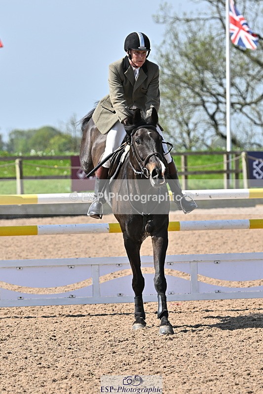 240509A-110712-01044 - Cls 9 Snr 1.20m Open