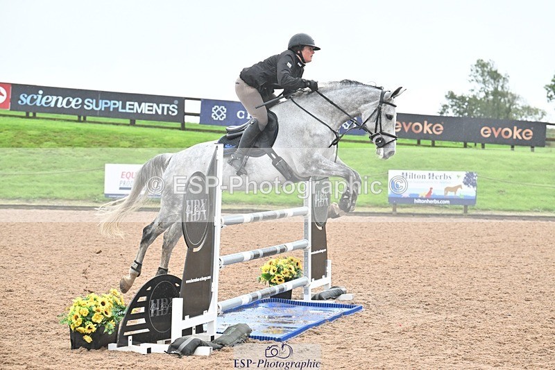 251003-123321-00760 - Cls 2 Newcomers and 1.10m