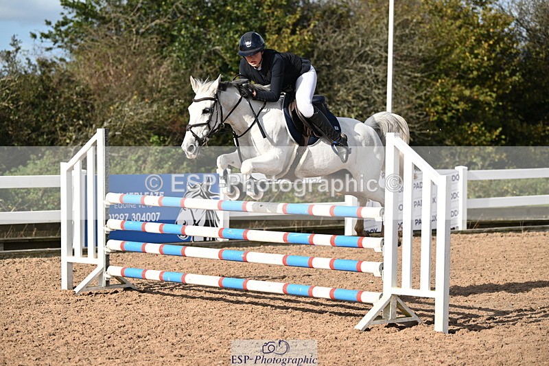 241026A-125950-00945 - SAT Cls 10 Pony Foxhunter and 1.10m Open
