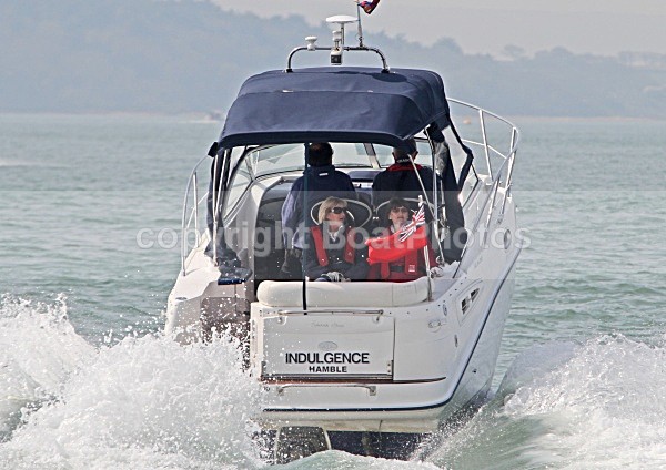 100424 INDULGENCE IMG_3107jpg - Motorboats - Open