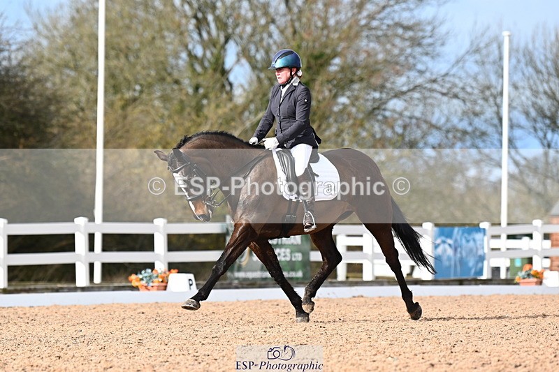 240218A-143828-08702 - 184-jeanette.male-Langaller.Future.Star