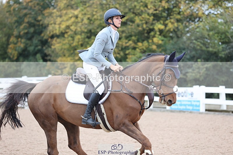 241101A-133222-02134 - FRI Cls 6 Foxhunter and 1.20m Open