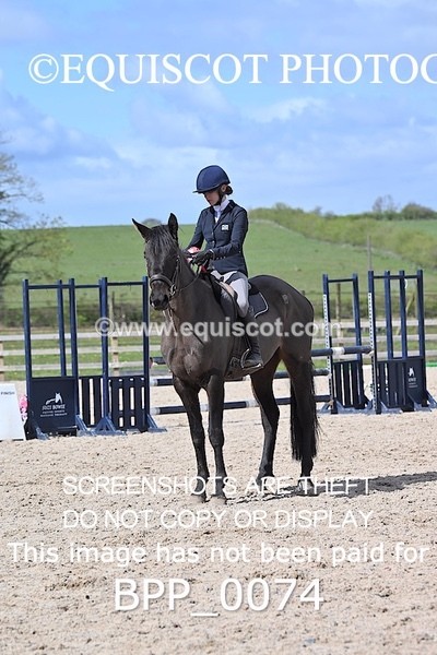 BPP_0074 - CLASS 19 SUN Senior British Novice/ 90cm Open