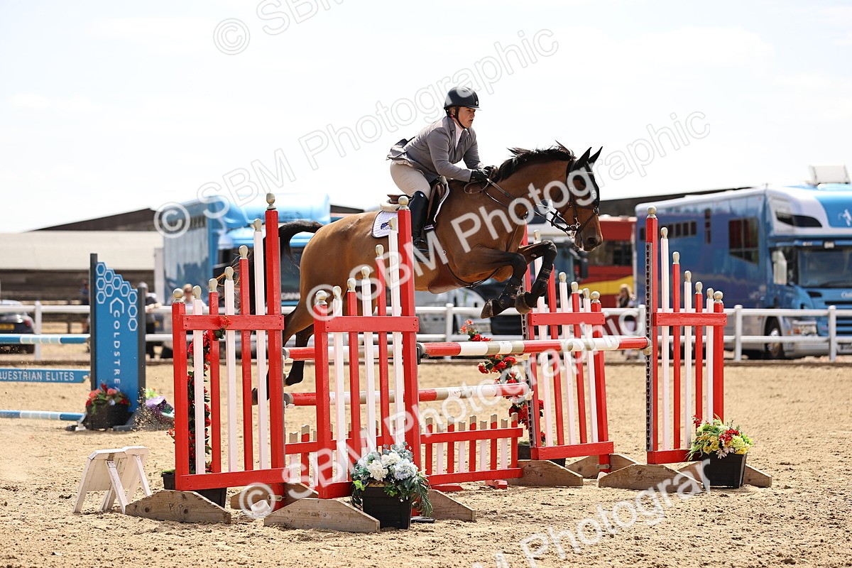 SBM_009923 - Class 8 - Senior Newcomers - 1.10  Open