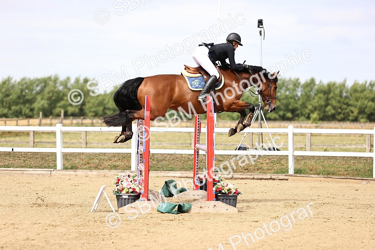 SBM_009729 - Class 8 - Senior Newcomers - 1.10  Open