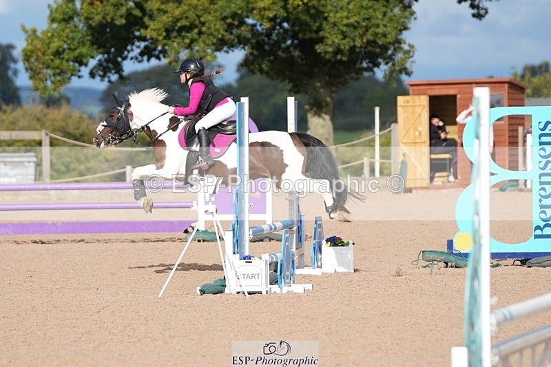 250921-095752-02067 - Cls 4 Pony British Novice and 80cm