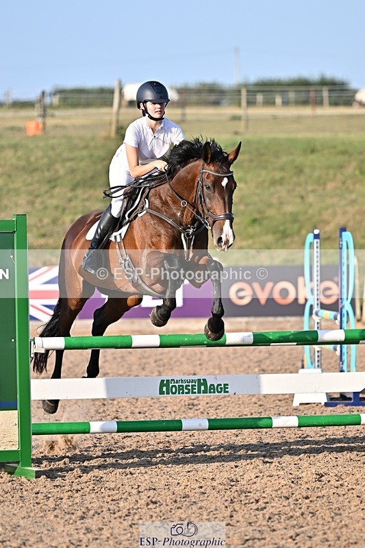 250812-190212-00522 - 1m and 1.10m