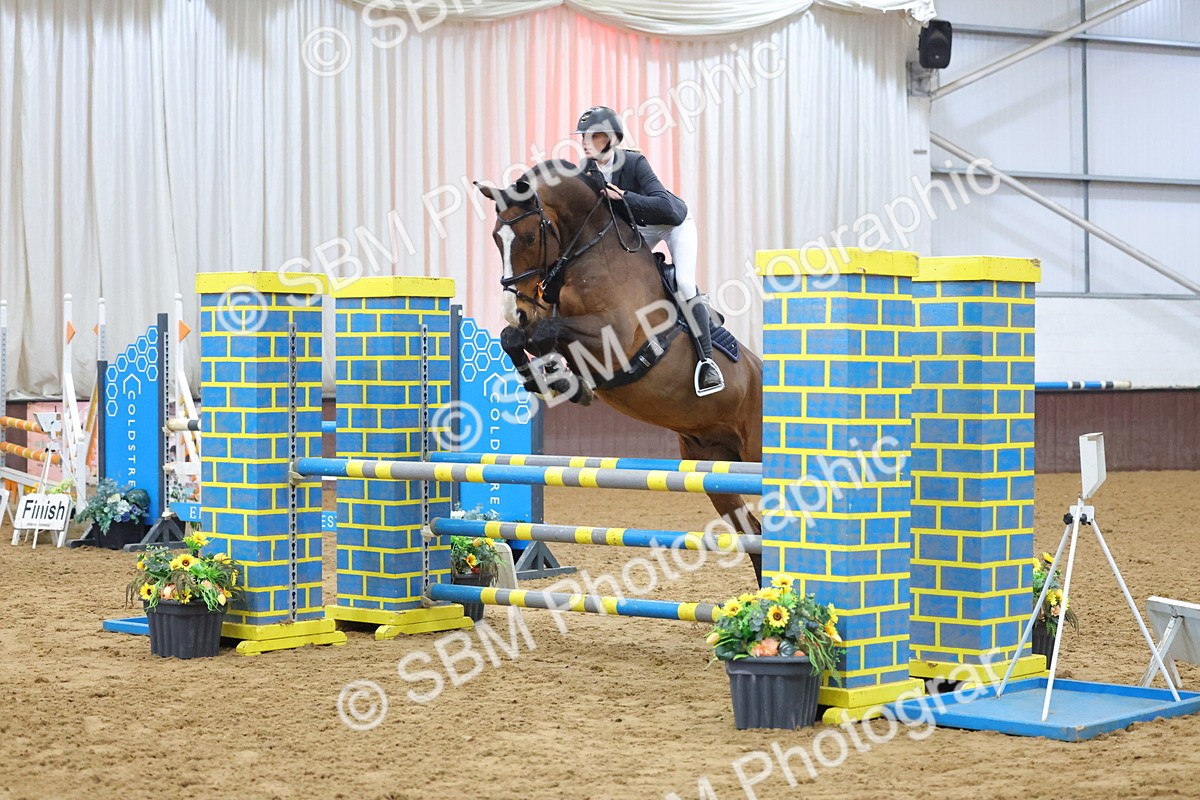 SBM_008470 - Class 21 - Nupafeed Supplements Senior Discovery/ 1m Open - First Round (1.00m)