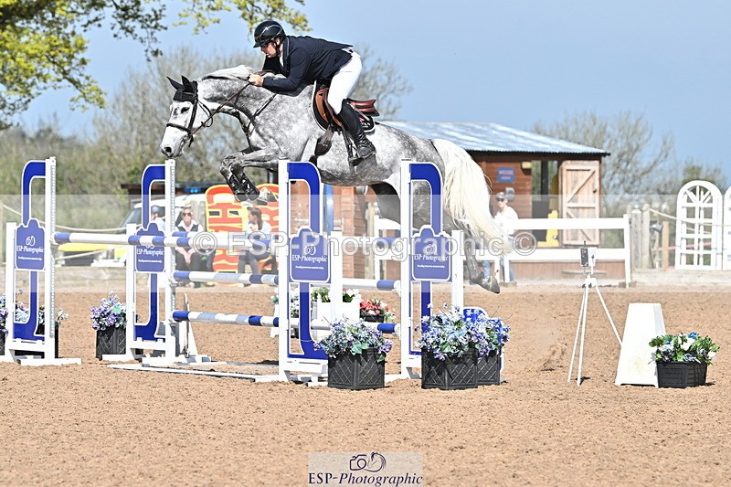 240509A-110524-01031 - Cls 9 Snr 1.20m Open