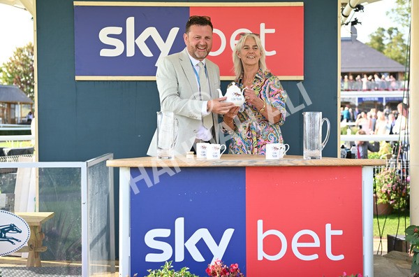 220825-292 Fifth Column - Race 7 5.20pm Sky Bet Mile Handicap