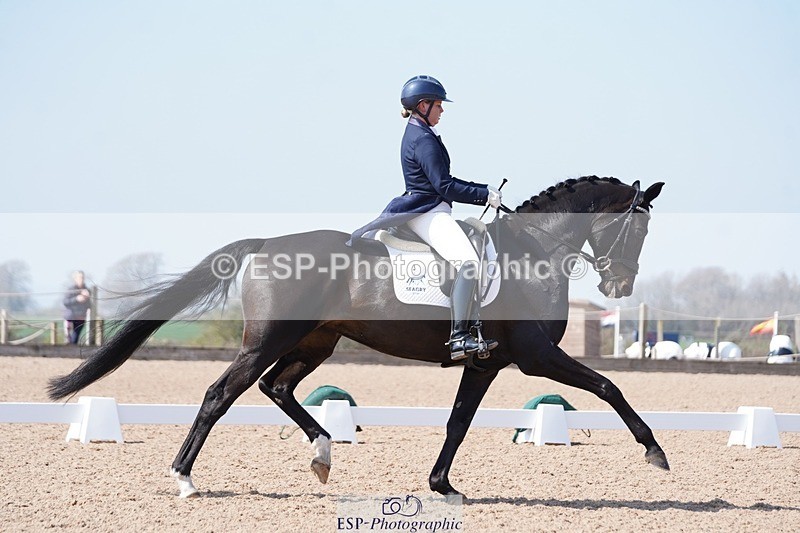 250404-133144-06204 - 003-Abbie.Newbury-Seagry.Firstamour