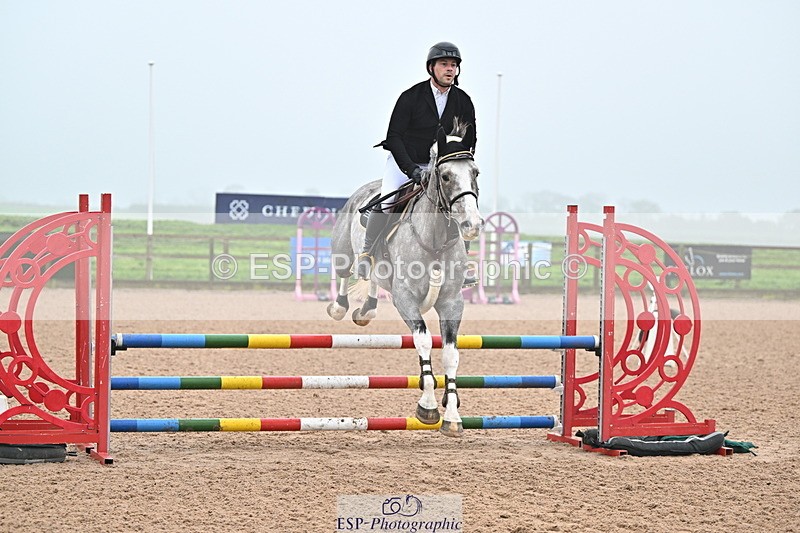 241103A-101402-06591 - SUN Cls 18 British Novice and 90cm Open