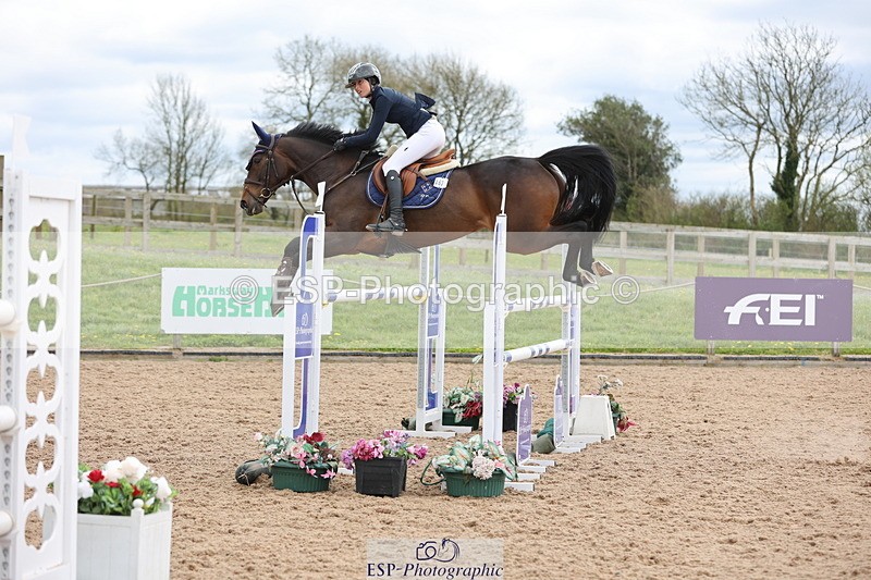 240419A-124158-07383 - Cls 6, 2 Star Medium Tour 1.35m