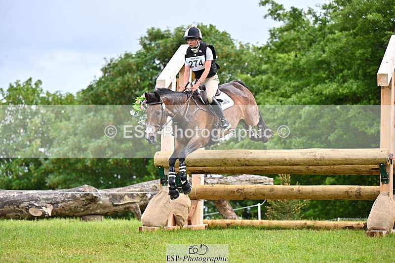 250524A-165329-15093 - C-274-Bizzy.Loffet-LONGBROOK.CHILLI.FLOWER