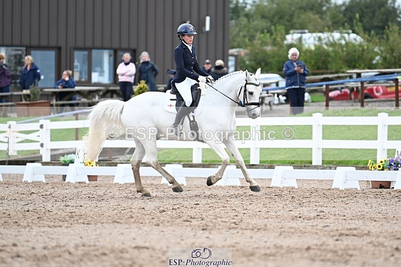 250907-124201-08411 - 067-Laura.PercyConobola.Cascade