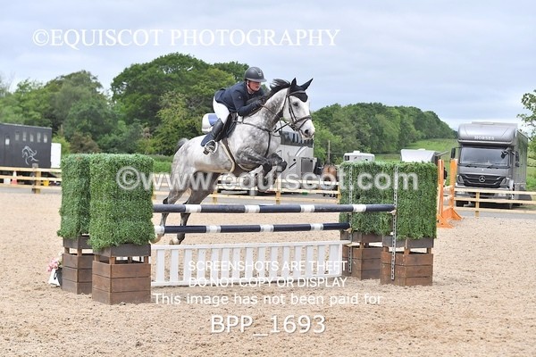 BPP_1693 - FRI CLASS 4 Senior Newcomers/ 1.10m Open