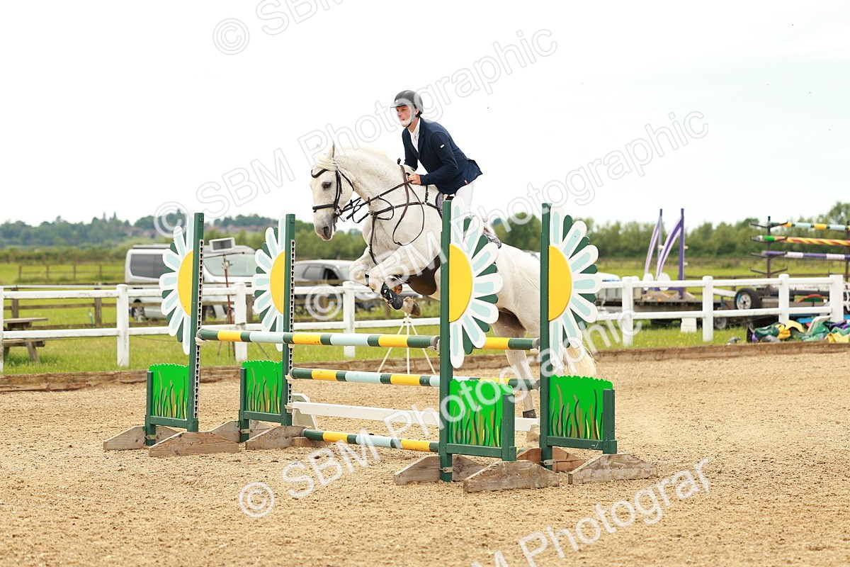 SBM_002083 - Class 4 - Senior Newcomers - 1.10m