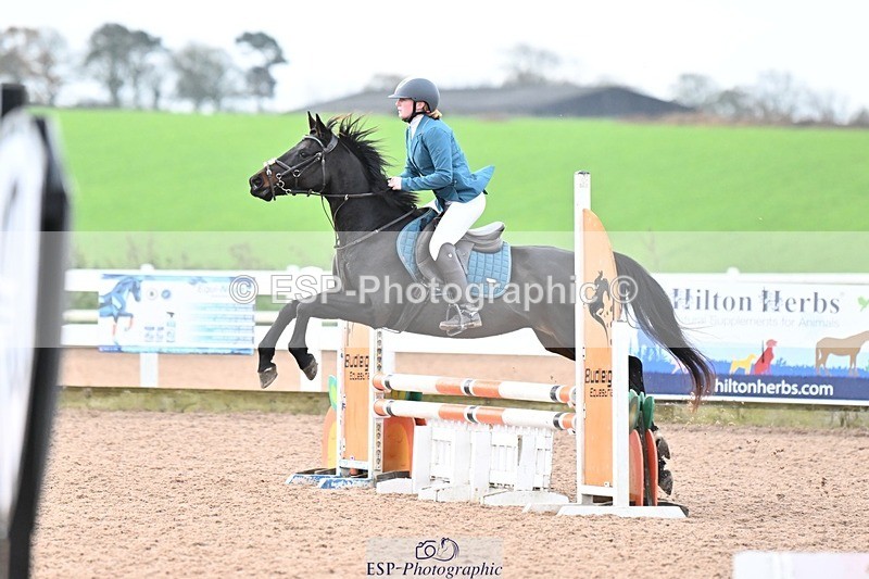 241117X-083311-03082 - Cls 02s Pony intro 70cm
