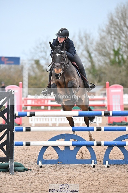 241206-142904-01107 - Cls 6 Foxhunter and 1.20m Open