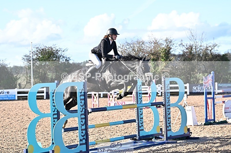 251203-125032-00537 - Cls 4 Newcomers and 1.10m Open