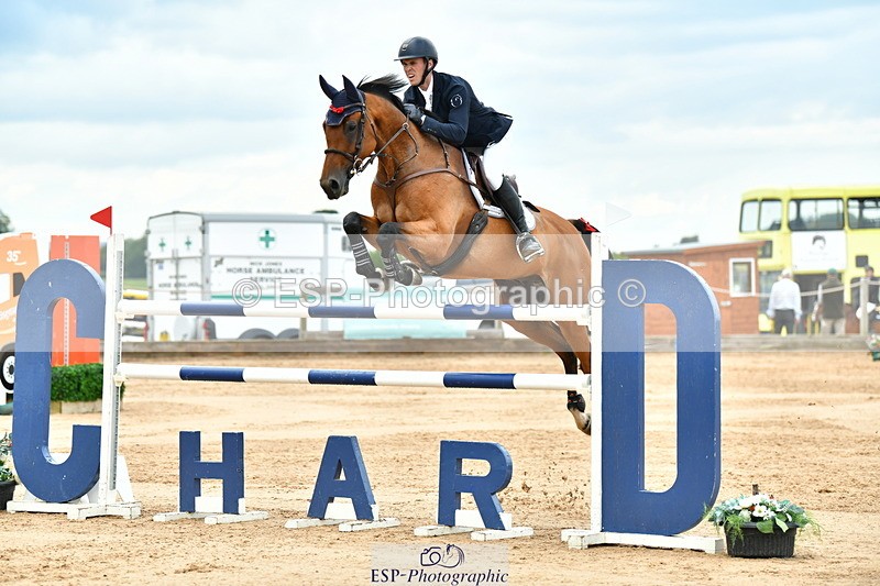 230720A-150459-03693 - Cls 9, 2 Star Big 1.40m Start to break