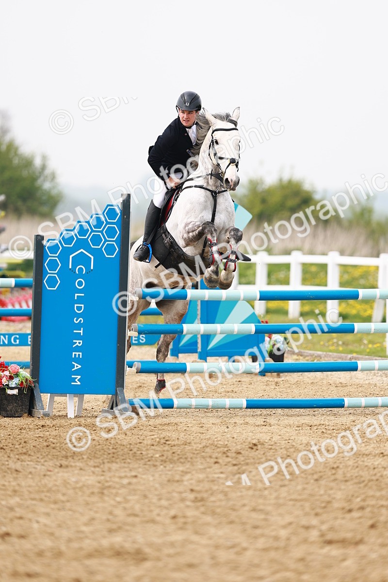  - Class 18 - Senior Newcomers - 1.10m