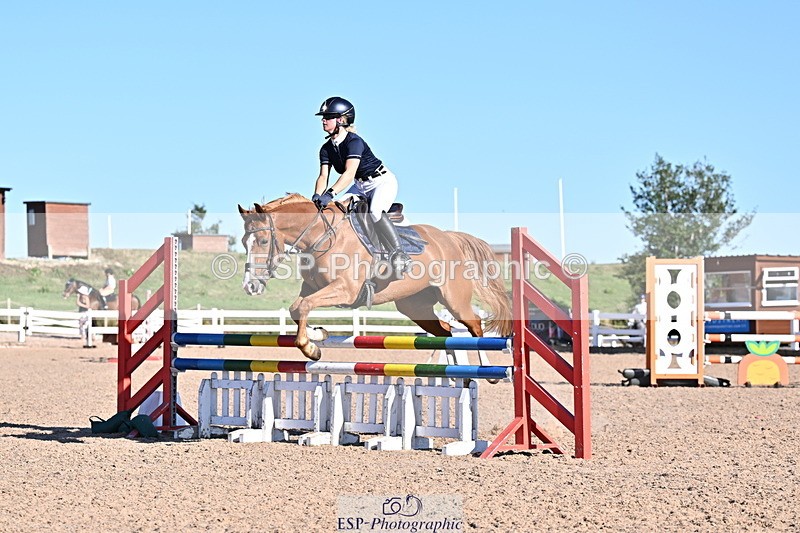 250708A-181312-00434 - 90cm Classes