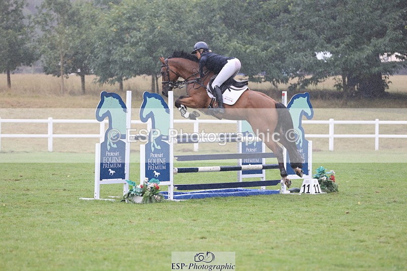 250830A-133751-06738 - Cls 16 Snr Newcomers and 1.10m Open