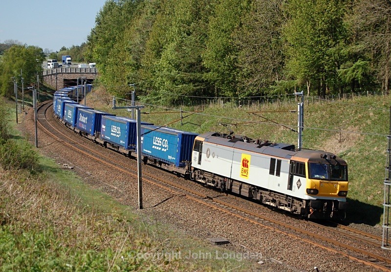 2.5.11 92037 4S43 Rugby - Mossend, Beckfoot - West Coast Main Line (north to south)