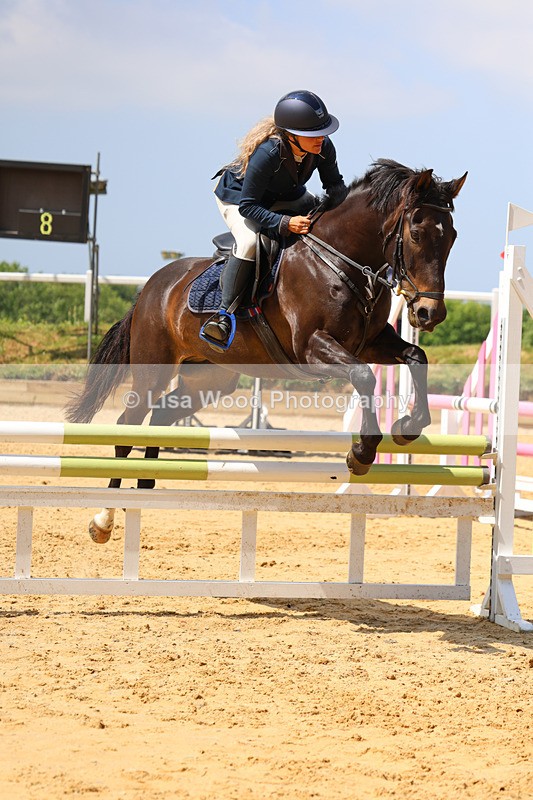 3E7A0239 - Class 9: Senior BN/90cm open